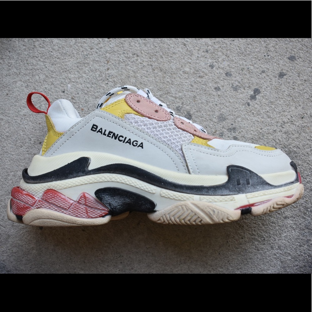 Balenciaga triple s Size 37